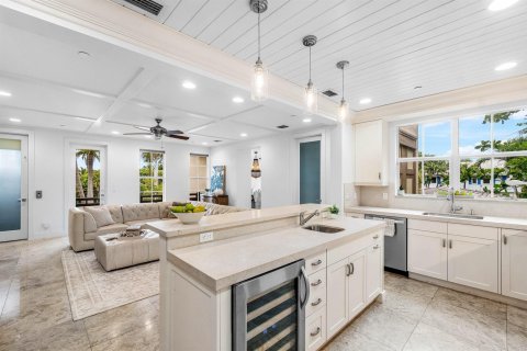 House in Delray Beach, Florida 4 bedrooms, 356.93 sq.m. № 2183028 - photo 4
