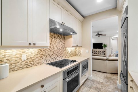 House in Delray Beach, Florida 4 bedrooms, 356.93 sq.m. № 2183028 - photo 24