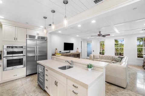 House in Delray Beach, Florida 4 bedrooms, 356.93 sq.m. № 2183028 - photo 6