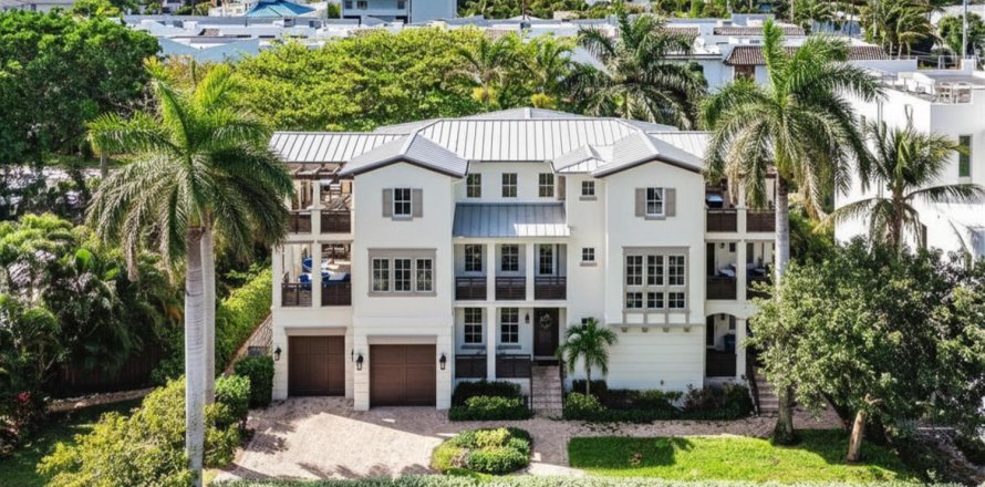 House in Delray Beach, Florida 4 bedrooms, 356.93 sq.m. № 2183028
