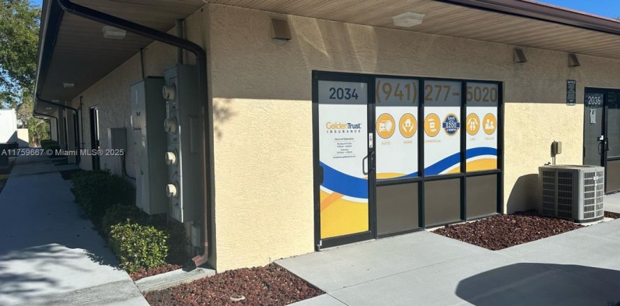 Propiedad comercial en Bradenton, Florida № 1712949