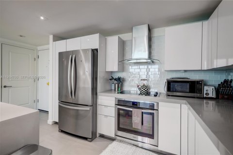 Copropriété à louer à Miami, Floride: 2 chambres, 81.75 m2 № 2028044 - photo 9