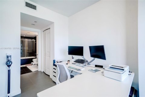 Copropriété à louer à Miami, Floride: 2 chambres, 81.75 m2 № 2028044 - photo 12