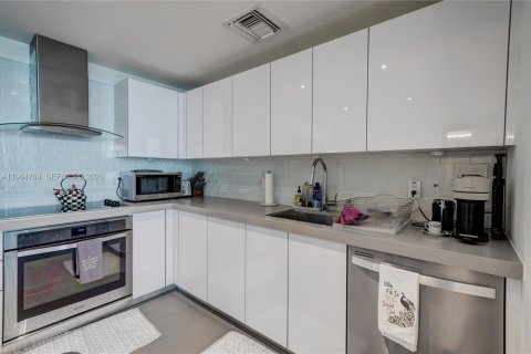 Copropriété à louer à Miami, Floride: 2 chambres, 81.75 m2 № 2028044 - photo 8