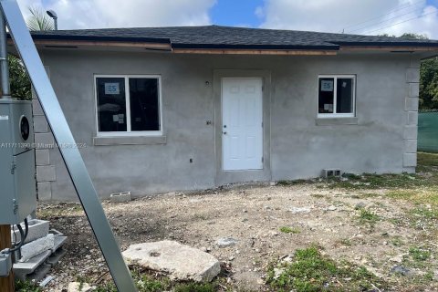 Propiedad comercial en venta en Miami, Florida № 1864248 - foto 5