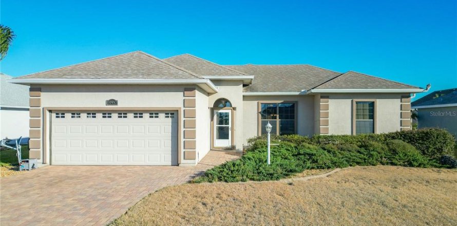 Villa ou maison à Summerfield, Floride 3 chambres, 128.3 m2 № 2400240