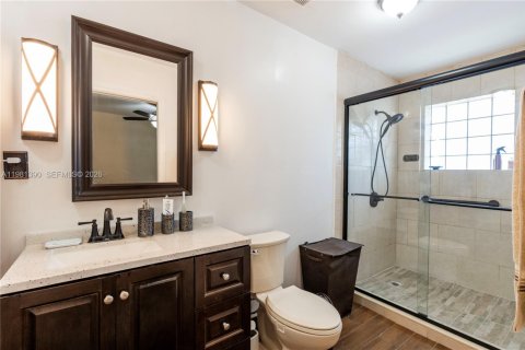 House in Miami, Florida 3 bedrooms, 141.58 sq.m. № 2066131 - photo 16