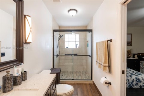 House in Miami, Florida 3 bedrooms, 141.58 sq.m. № 2066131 - photo 17