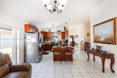 House in Miami, Florida 3 bedrooms, 141.58 sq.m. № 2066131 - photo 23