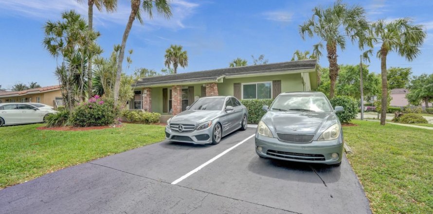 Immobilier commercial à Coral Springs, Floride 189.52 m2 № 1097565