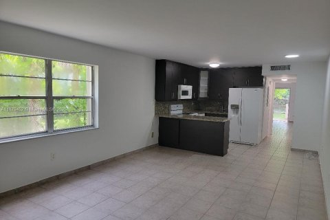 Condominio en alquiler en Miami Beach, Florida, 1 dormitorio, 63.17 m2 № 1896306 - foto 7