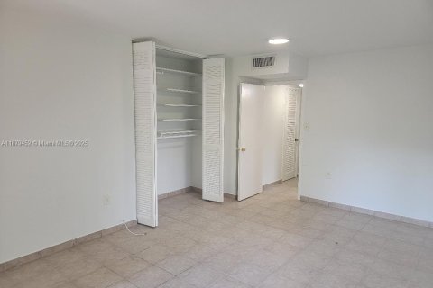Condominio en alquiler en Miami Beach, Florida, 1 dormitorio, 63.17 m2 № 1896306 - foto 5