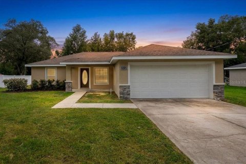 House in Belleview, Florida 3 bedrooms, 127.46 sq.m. № 2285528