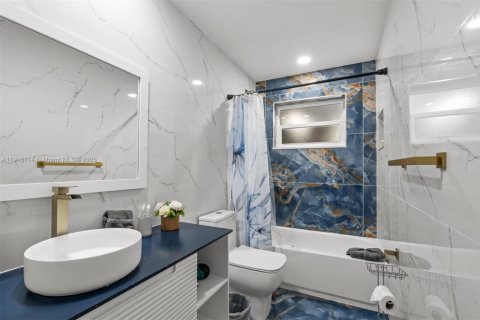 Снять в аренду виллу или дом в Дирфилд-Бич, Флорида 3 спальни, 142.23м2, № 2034615 - фото 14