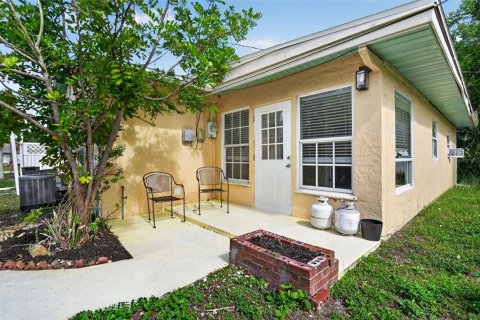 Casa en venta en North Fort Myers, Florida, 3 dormitorios, 102.19 m2 № 2214186 - foto 3
