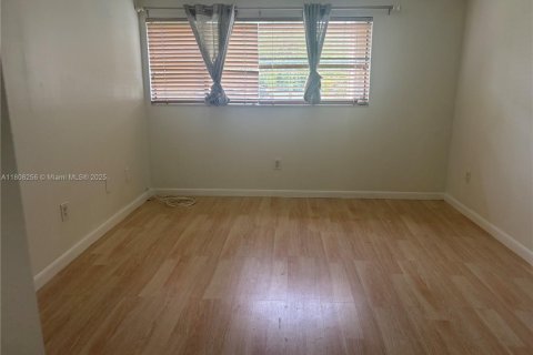 Copropriété à vendre à Miami, Floride: 2 chambres, 80.82 m2 № 1938561 - photo 6