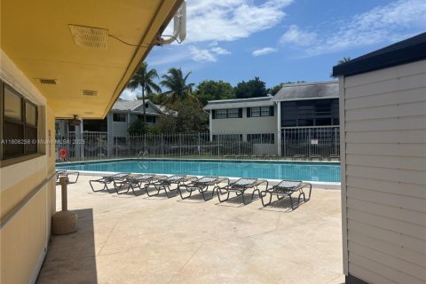 Copropriété à vendre à Miami, Floride: 2 chambres, 80.82 m2 № 1938561 - photo 19