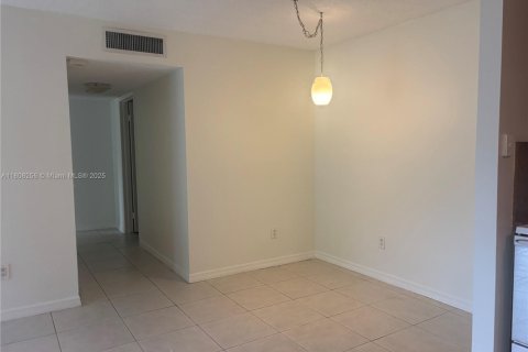 Copropriété à vendre à Miami, Floride: 2 chambres, 80.82 m2 № 1938561 - photo 5