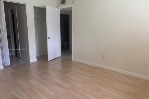 Condominio en venta en Miami, Florida, 2 dormitorios, 80.82 m2 № 1938561 - foto 10