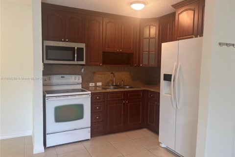 Copropriété à vendre à Miami, Floride: 2 chambres, 80.82 m2 № 1938561 - photo 1