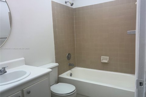 Condominio en venta en Miami, Florida, 2 dormitorios, 80.82 m2 № 1938561 - foto 14