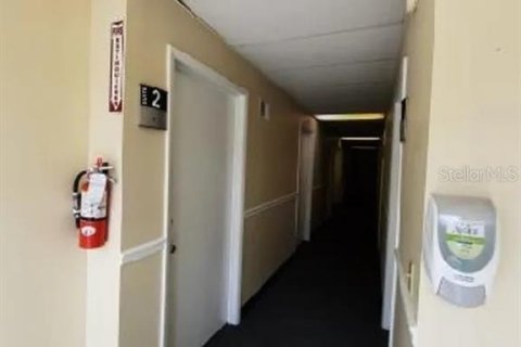 Immobilier commercial à louer à Dundee, Floride: 489.69 m2 № 1840314 - photo 3