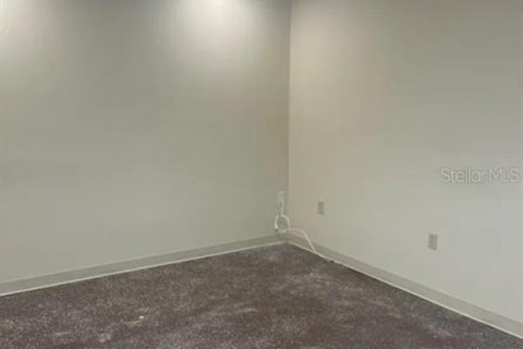 Immobilier commercial à louer à Dundee, Floride: 489.69 m2 № 1840314 - photo 5