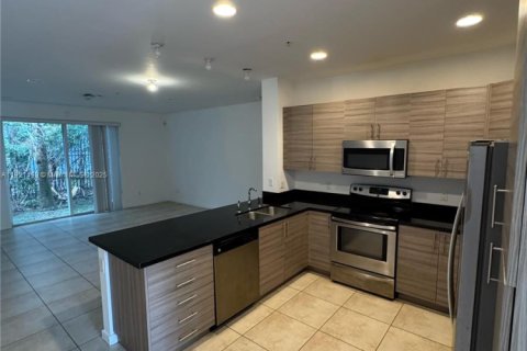 Adosado en venta en Miramar, Florida, 3 dormitorios, 139.35 m2 № 2019435 - foto 2