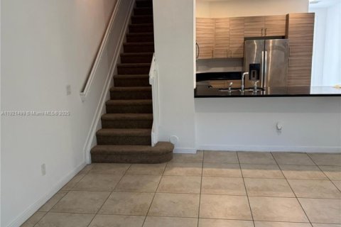 Adosado en venta en Miramar, Florida, 3 dormitorios, 139.35 m2 № 2019435 - foto 5