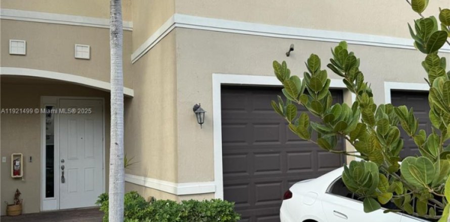 Adosado en Miramar, Florida 3 dormitorios, 139.35 m2 № 2019435