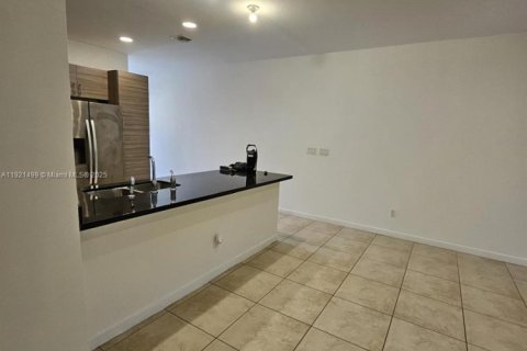 Adosado en venta en Miramar, Florida, 3 dormitorios, 139.35 m2 № 2019435 - foto 6
