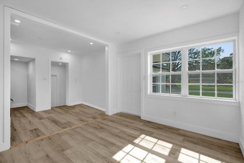 Casa en venta en Orlando, Florida, 5 dormitorios, 127 m2 № 1769419 - foto 3