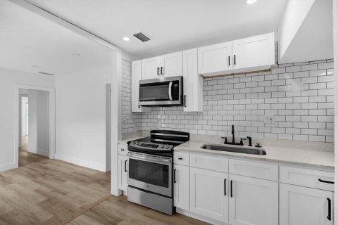 Casa en venta en Orlando, Florida, 5 dormitorios, 127 m2 № 1769419 - foto 6