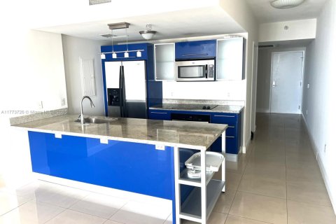 Condo in Miami, Florida, 2 bedrooms  № 1868114 - photo 13