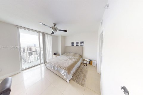 Condo in Miami, Florida, 2 bedrooms  № 1868114 - photo 4