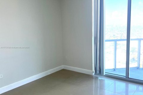 Condo in Miami, Florida, 2 bedrooms  № 1868114 - photo 6