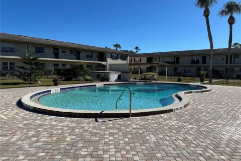 Condo in Orlando, Florida, 2 bedrooms  № 1847544 - photo 1