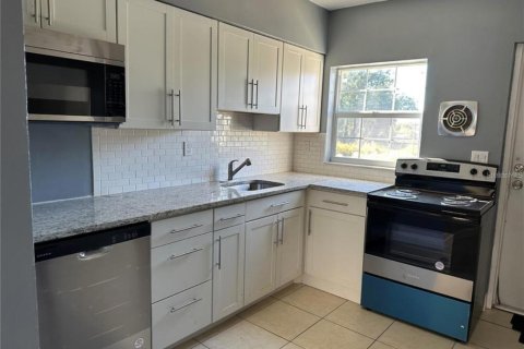 Condo in Orlando, Florida, 2 bedrooms  № 1847544 - photo 7