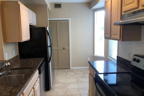 Copropriété à louer à Longwood, Floride: 2 chambres, 118.08 m2 № 2424382 - photo 4