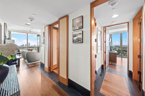 Снять в аренду кондоминиум в Майами-Бич, Флорида 2 спальни, 112.69м2, № 1965510 - фото 5