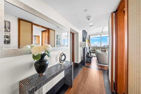 Снять в аренду кондоминиум в Майами-Бич, Флорида 2 спальни, 112.69м2, № 1965510 - фото 4