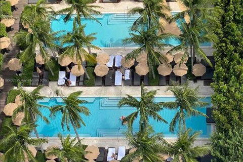 Снять в аренду кондоминиум в Майами-Бич, Флорида 2 спальни, 112.69м2, № 1965510 - фото 2