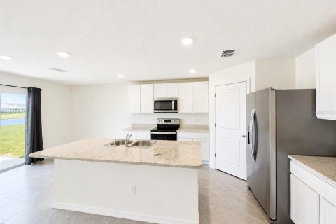 House in Parrish, Florida 4 bedrooms, 226.22 sq.m. № 2207968 - photo 2