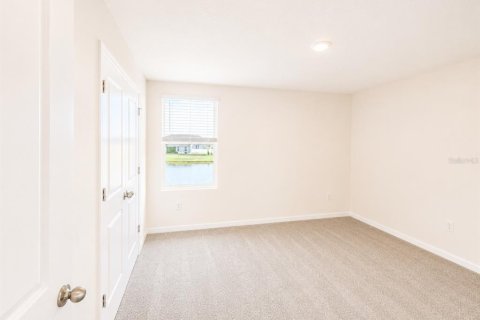 House in Parrish, Florida 4 bedrooms, 226.22 sq.m. № 2207968 - photo 12