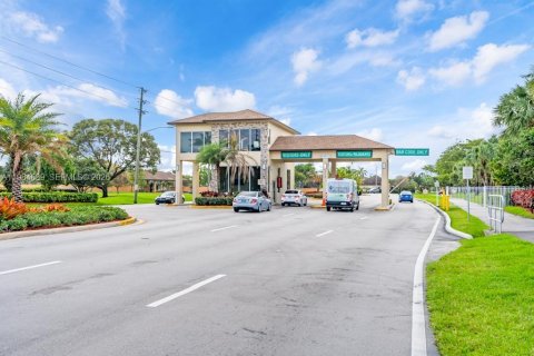 Copropriété à louer à Pembroke Pines, Floride: 2 chambres, 110.74 m2 № 2045811 - photo 7