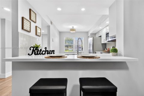 Copropriété à louer à Pembroke Pines, Floride: 2 chambres, 110.74 m2 № 2045811 - photo 11