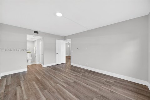 Copropriété à louer à Pembroke Pines, Floride: 2 chambres, 110.74 m2 № 2045811 - photo 17