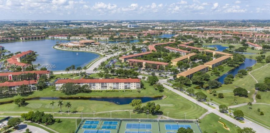 Condo à Pembroke Pines, Floride, 2 chambres  № 2045811