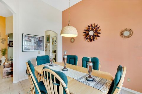 Villa ou maison à vendre à Valrico, Floride: 4 chambres, 207.36 m2 № 2156375 - photo 8