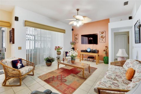 Villa ou maison à vendre à Valrico, Floride: 4 chambres, 207.36 m2 № 2156375 - photo 14